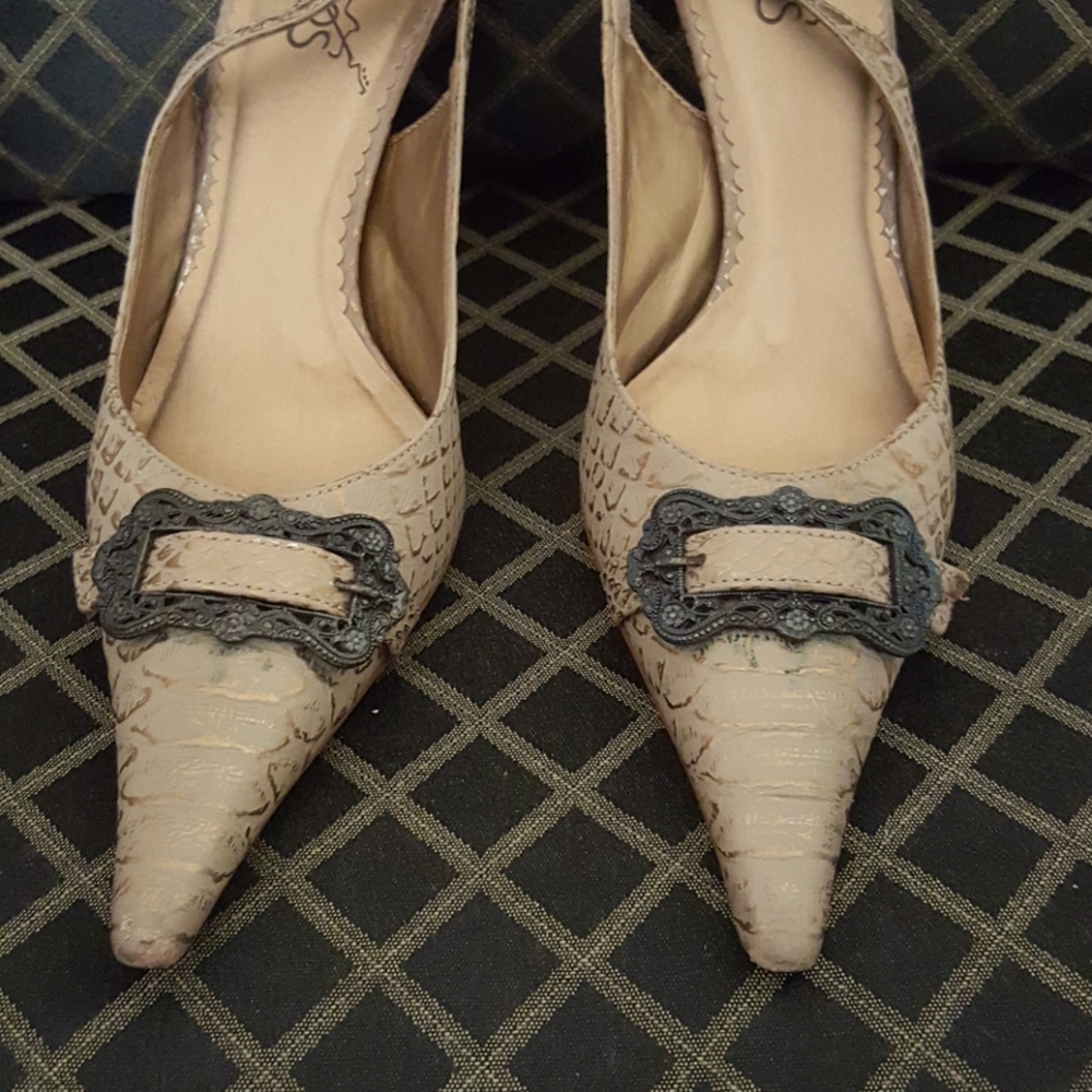 Shoes size 10